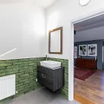 Ulster Apartment, 7 Henrietta Street, Centre Apartmán *