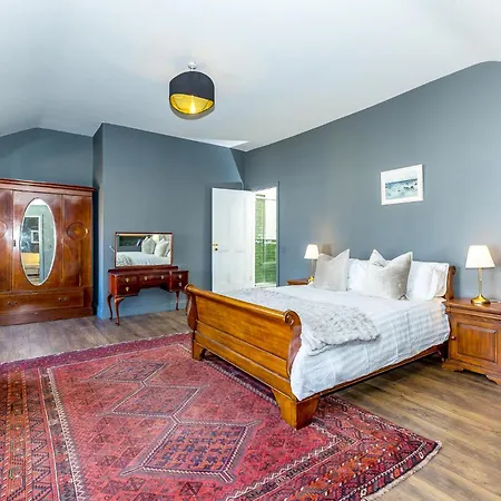 Ulster Apartment, 7 Henrietta Street, Centre Апартаменты