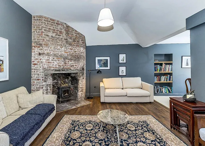 Ulster Apartment, 7 Henrietta Street, Centre Apartment